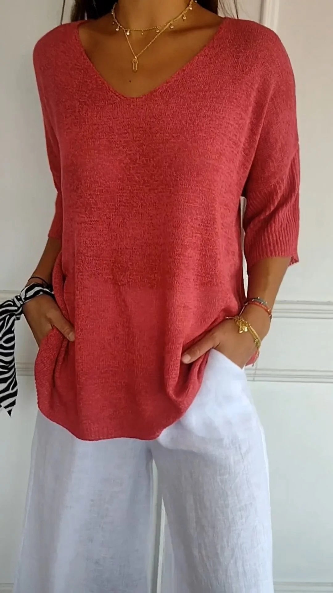 Fleura™ – Chic & Feminine Knitted V-Neck
