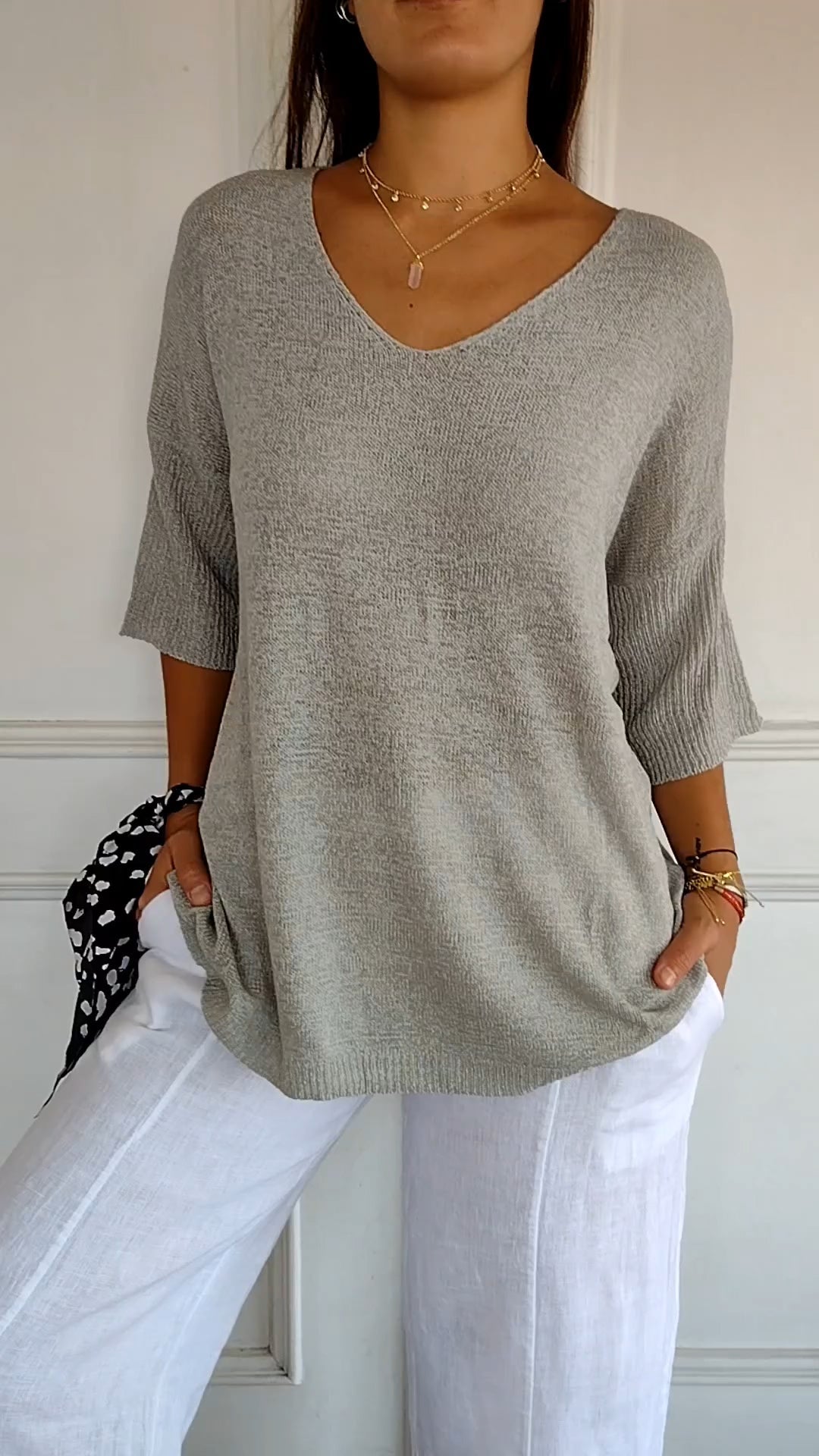Fleura™ – Chic & Feminine Knitted V-Neck