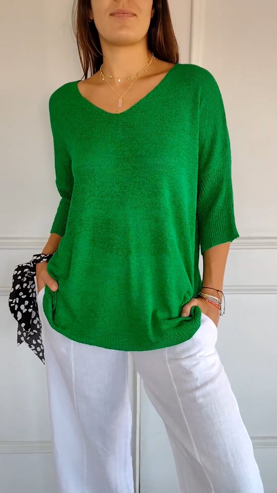 Fleura™ – Chic & Feminine Knitted V-Neck
