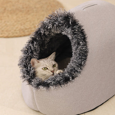 CozyNest™ - Cosy Winter Pet Cave Bed for Small Dogs and Cats