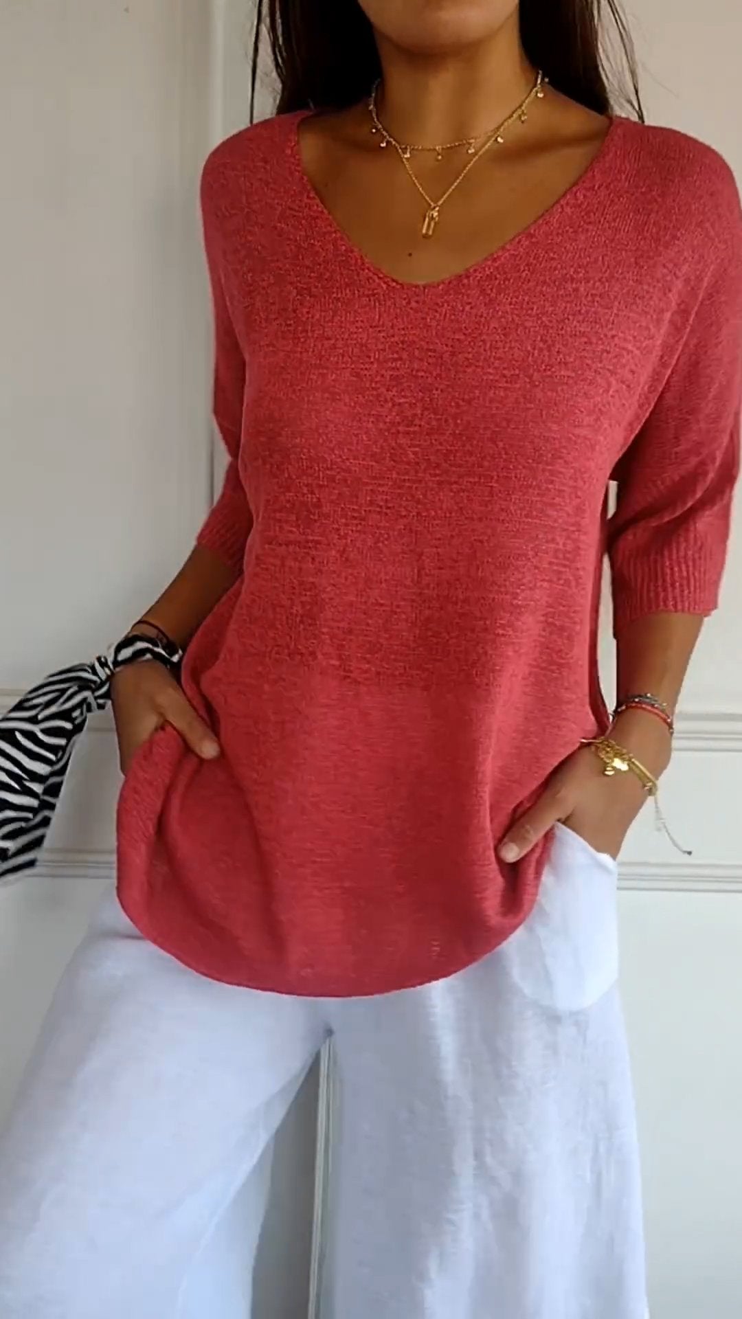 Fleura™ – Chic & Feminine Knitted V-Neck